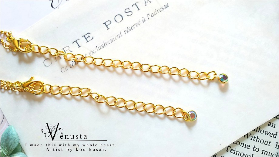 *艶やかローズオーロラのヴィンテージガラスネックレス*