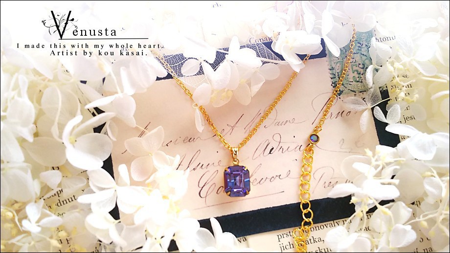 *タンザナイトのヴィンテージガラスネックレス*