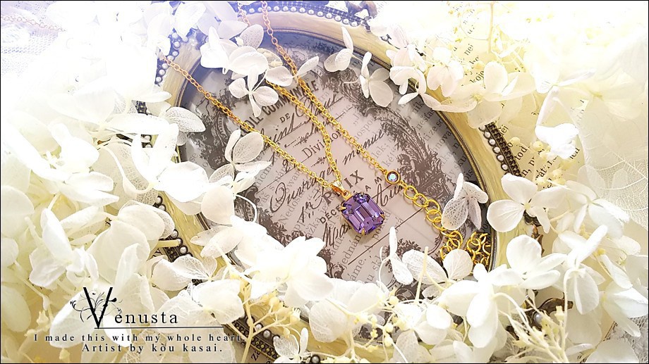 *タンザナイトのヴィンテージガラスネックレス*