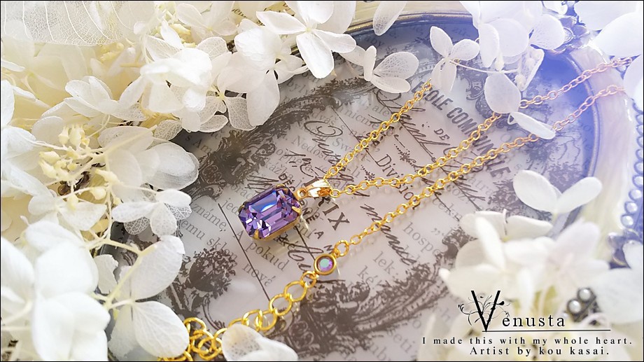 *タンザナイトのヴィンテージガラスネックレス*