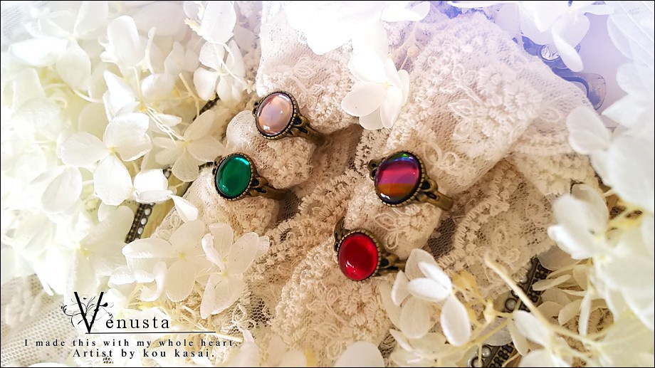 *グリーンのヴィンテージガラスリング*