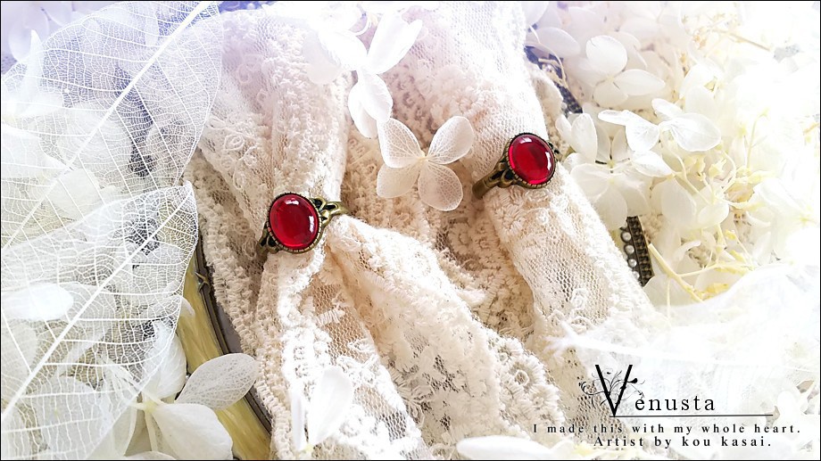 *深みあるガーネットのヴィンテージリング*