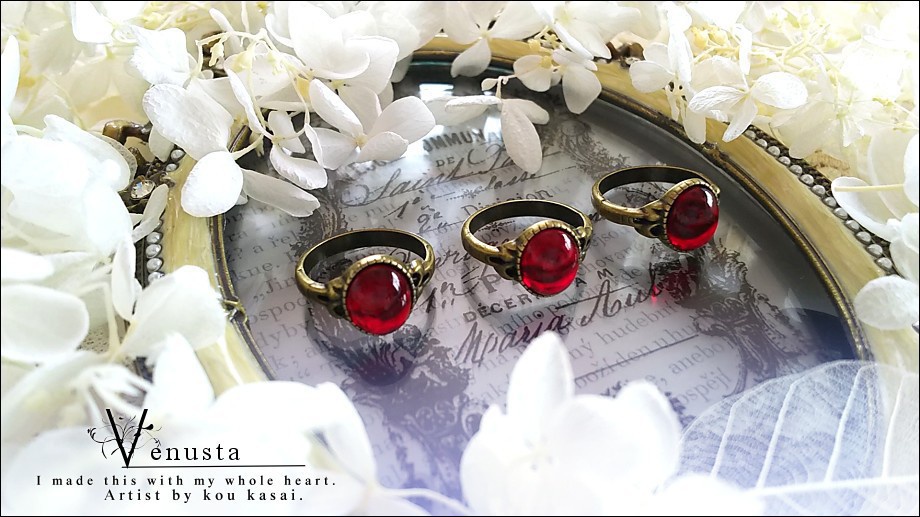 *深みあるガーネットのヴィンテージリング*