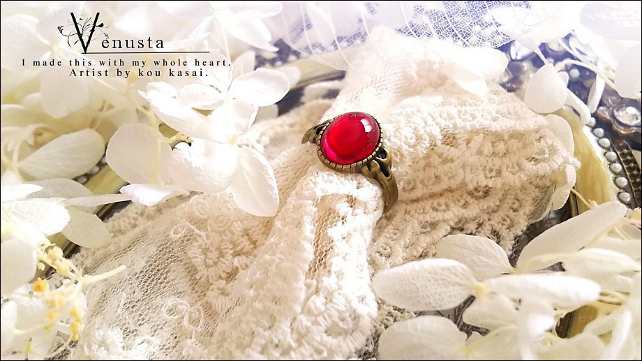 *深みあるガーネットのヴィンテージリング*