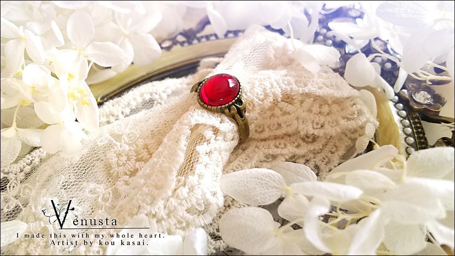 *深みあるガーネットのヴィンテージリング*