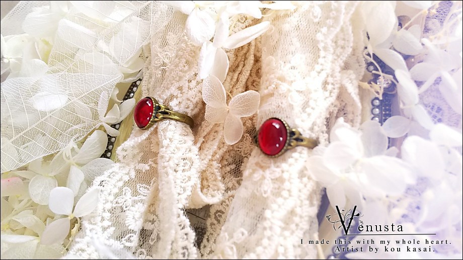 *深みあるガーネットのヴィンテージリング*