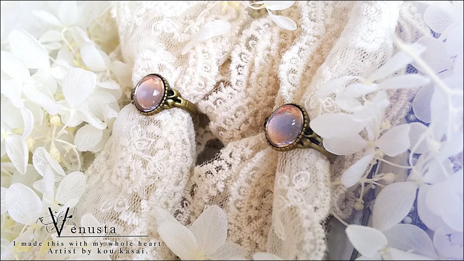 *繊細なグラデーションのヴィンテージリング*