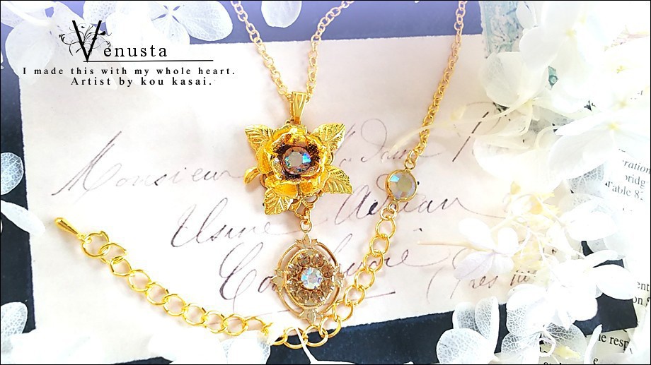 *煌びやかなヴィンテージスワロフスキーのゴールドネックレス*