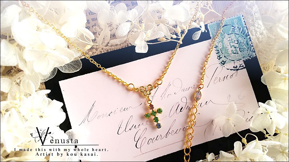 *煌びやかなクロスのネックレス-ヴィンテージスワロフスキー-*