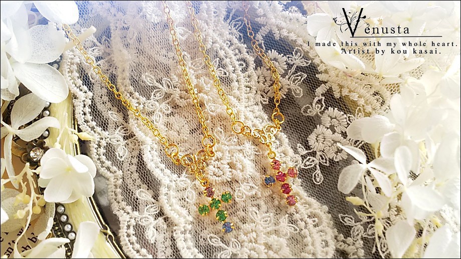 *煌びやかなクロスのネックレス-ヴィンテージスワロフスキー-*