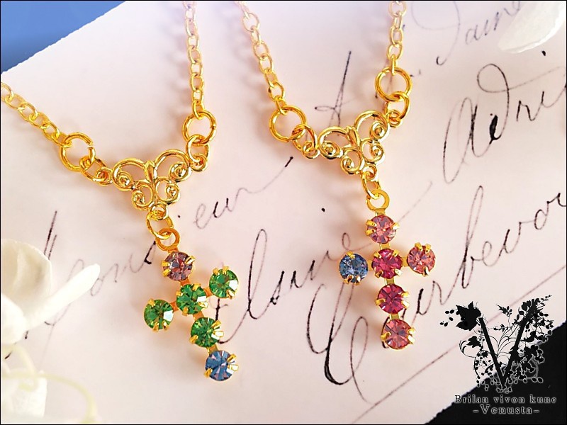 *煌びやかなクロスのネックレス-ヴィンテージスワロフスキー-*