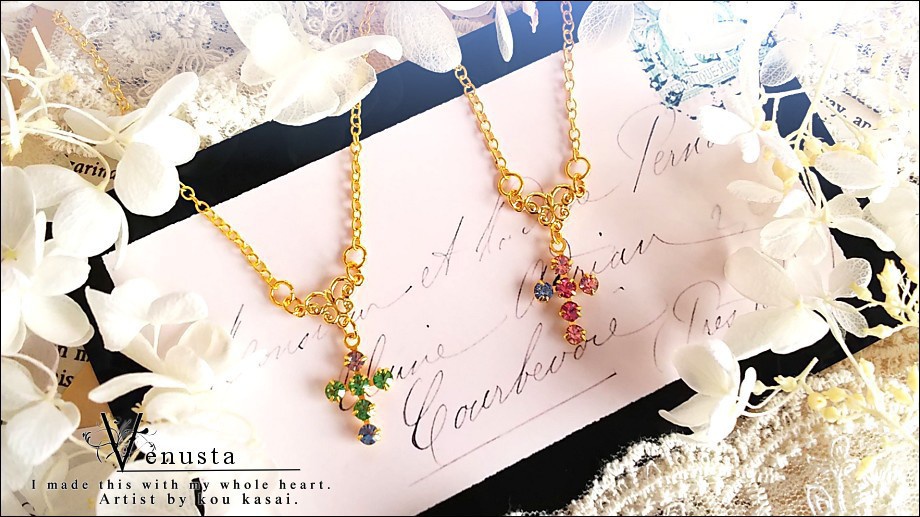 *煌びやかなクロスのネックレス-ヴィンテージスワロフスキー-*