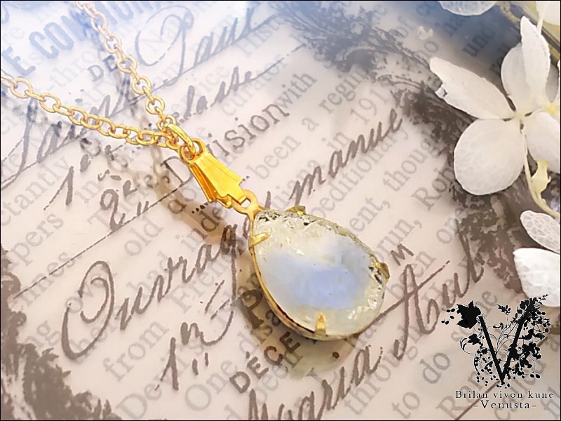 *涼やかブルーグレーギブレのネックレス-ヴィンテージガラス-*