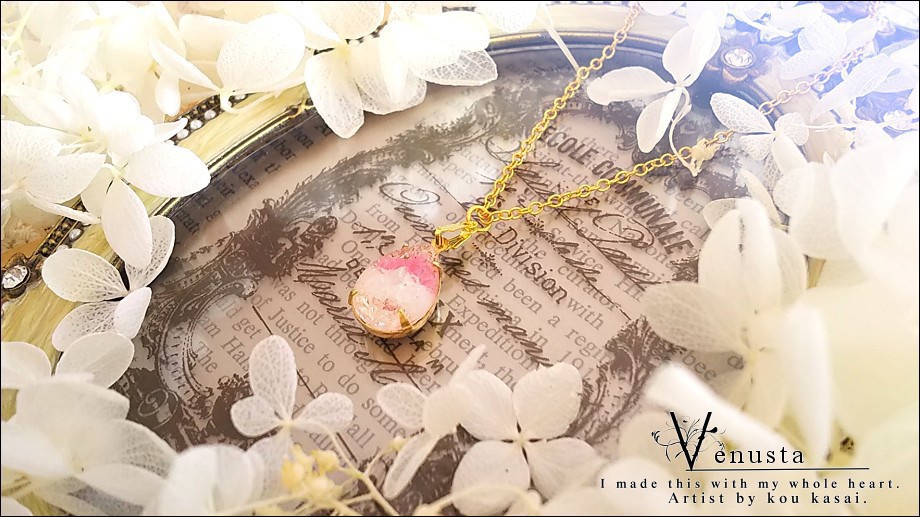 *涼やかストロベリーギブレのネックレス-ヴィンテージガラス-*