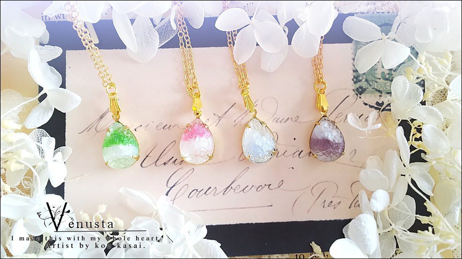 *涼やかストロベリーギブレのネックレス-ヴィンテージガラス-*