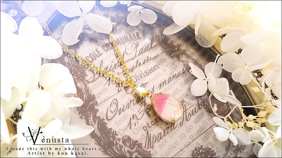 *涼やかストロベリーギブレのネックレス-ヴィンテージガラス-*