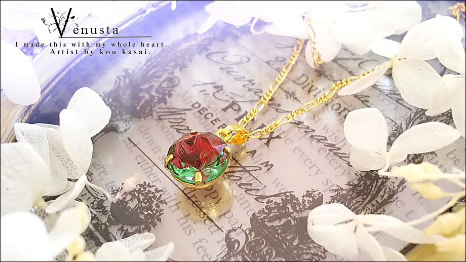 *ペリドット×シャムのヴィンテージガラスネックレス*