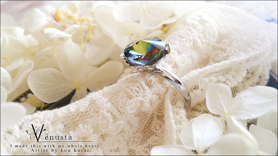 *虹色ヴィトラルの大粒リング-ヴィンテージ-*