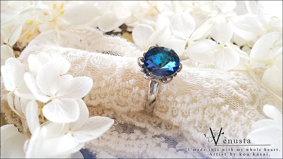 *虹色ヴィトラルの大粒リング-ヴィンテージ-*