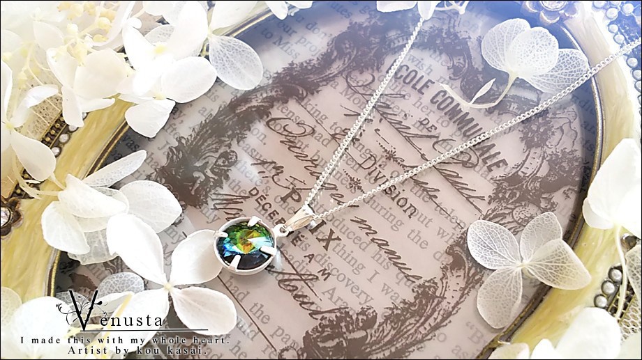 *虹色ヴィトラルのシンプルネックレス-ヴィンテージ-*