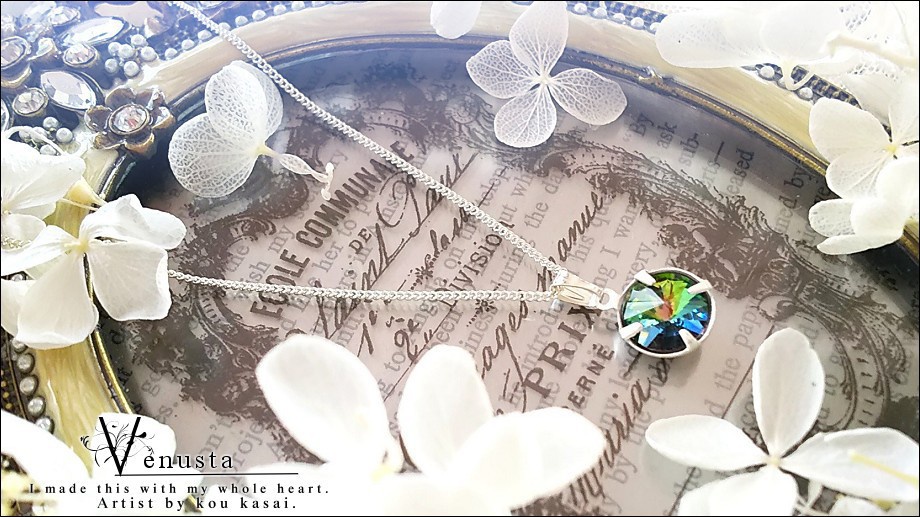 *虹色ヴィトラルのシンプルネックレス-ヴィンテージ-*