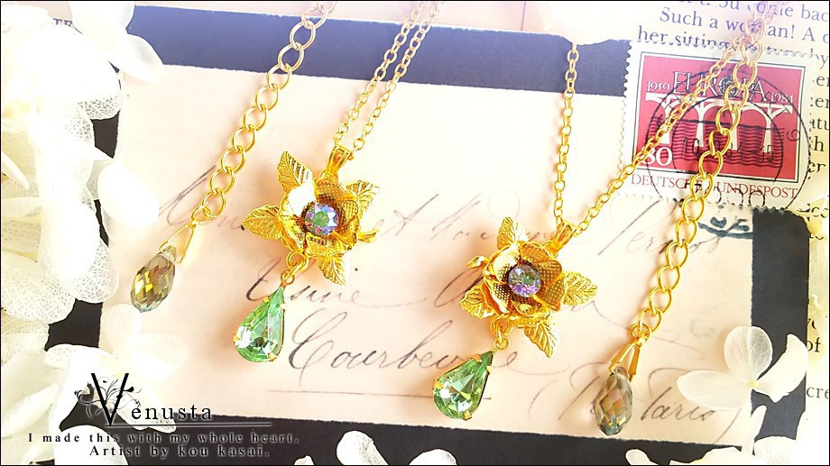 *鮮やかなペリドットの雫ネックレス-ヴィンテージガラス-*