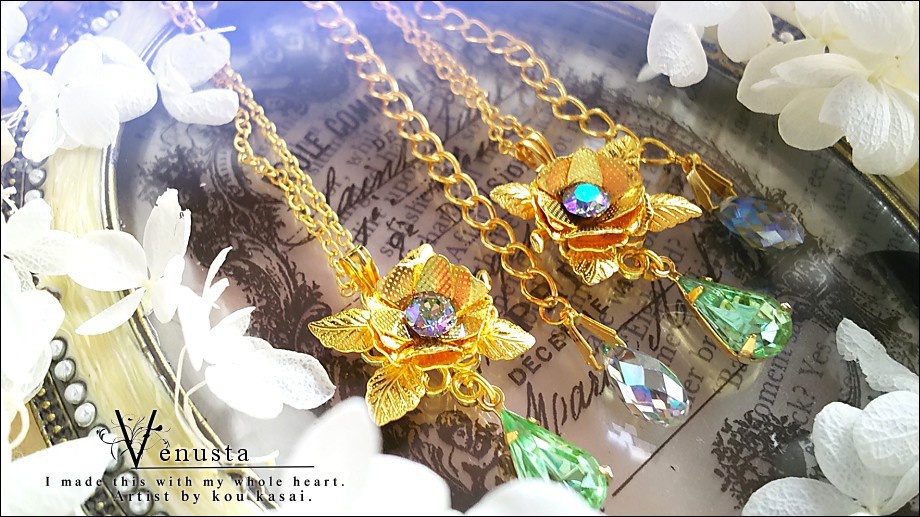 *鮮やかなペリドットの雫ネックレス-ヴィンテージガラス-*