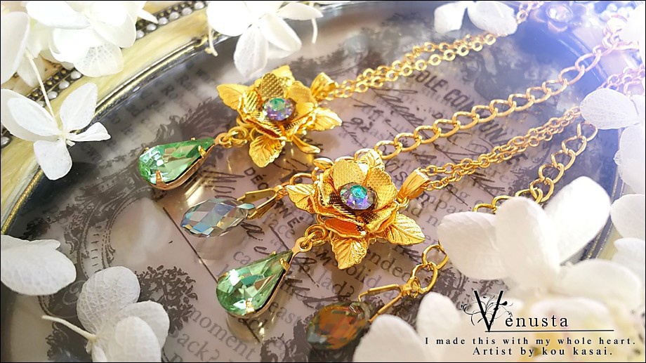 *鮮やかなペリドットの雫ネックレス-ヴィンテージガラス-*