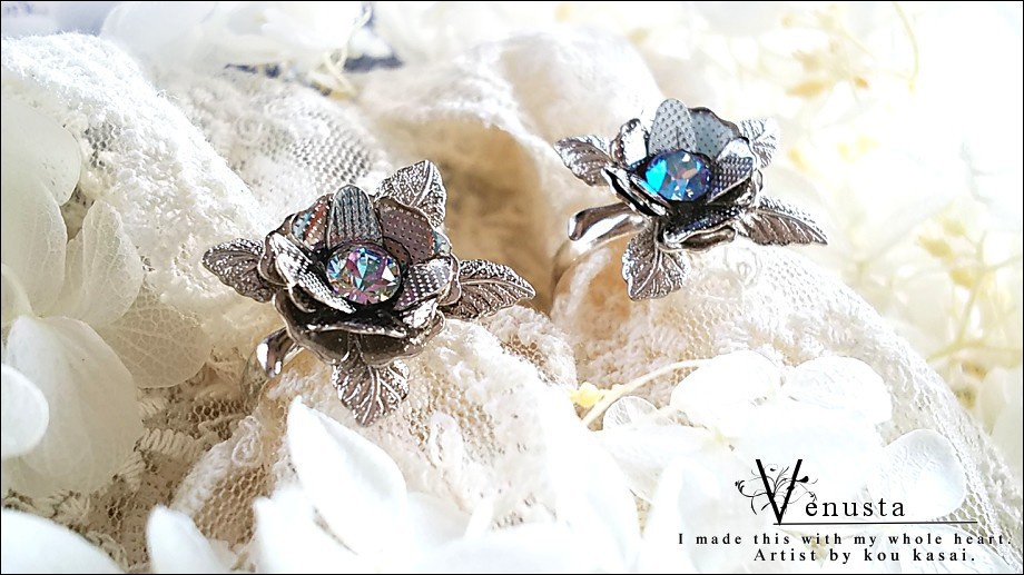 *レアスワロフスキーのシルバーローズリング*