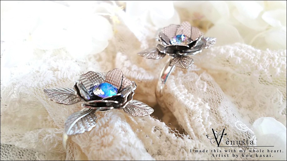 *レアスワロフスキーのシルバーローズリング*