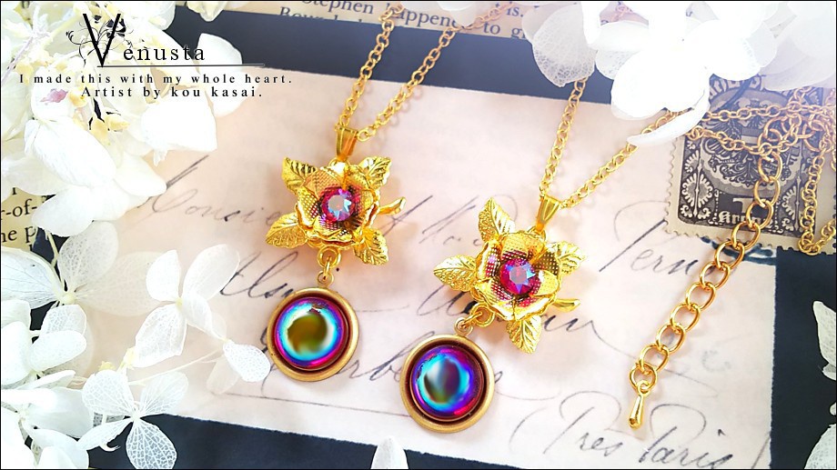 *妖艶なライトシャムのゴールドローズネックレス*