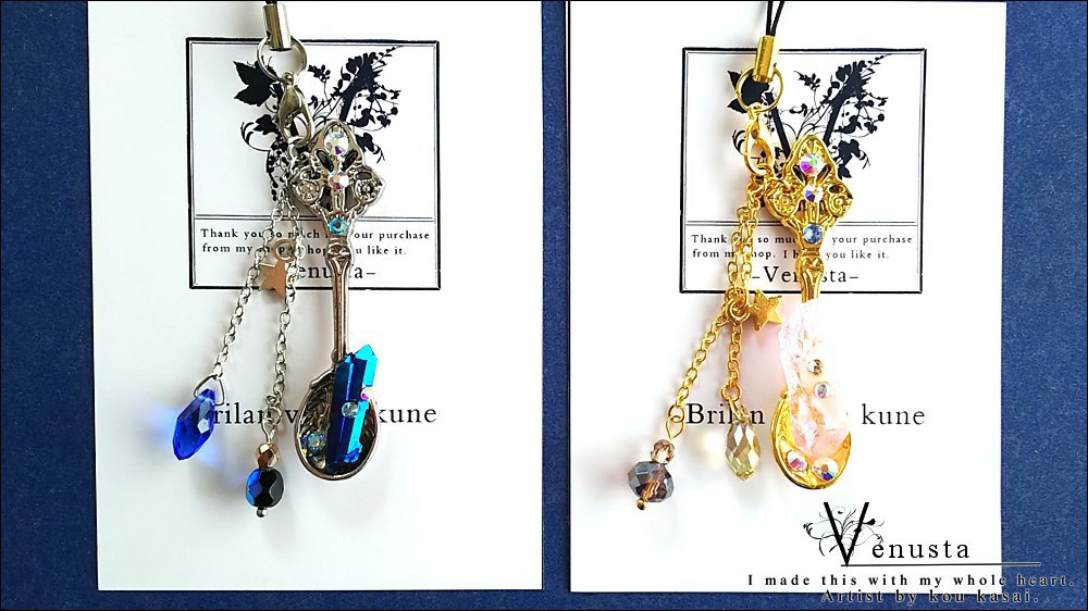 *煌びやかなクリスタル氷柱ストラップ*