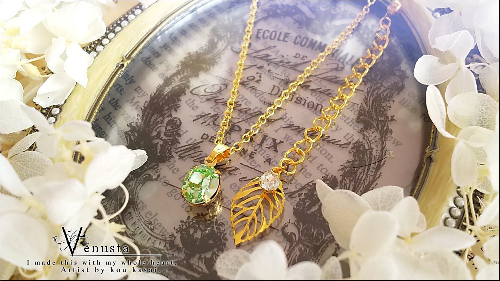 *クリソライトの一粒ネックレス-ヴィンテージスワロフスキー-*