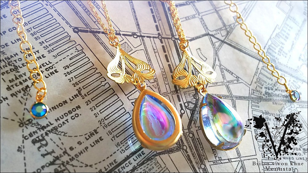 *Vintage AuroraGlass cabochonネックレス-Sapphire-*