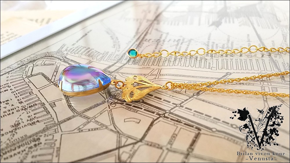 *Vintage AuroraGlass cabochonネックレス-Sapphire-*