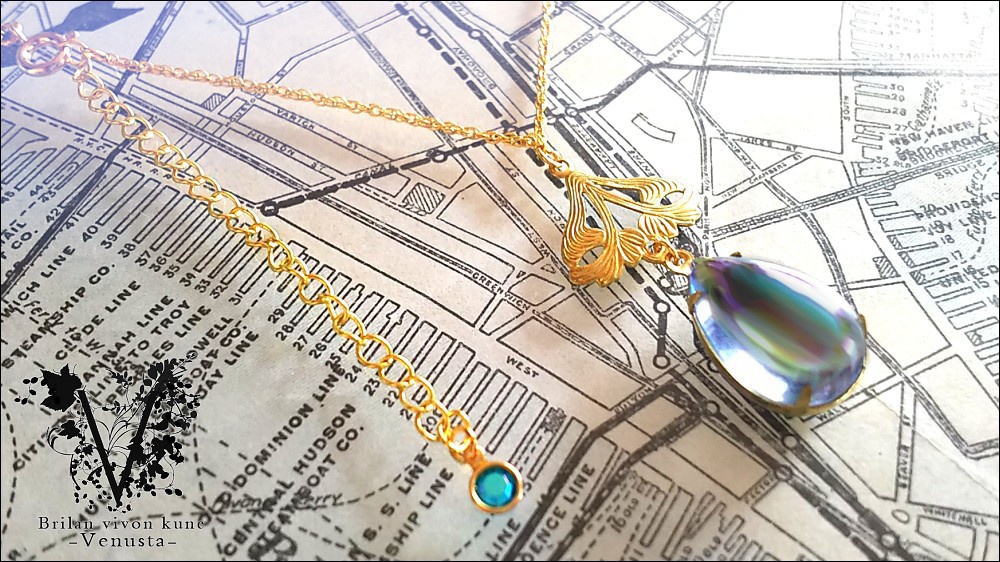 *Vintage AuroraGlass cabochonネックレス-Sapphire-*