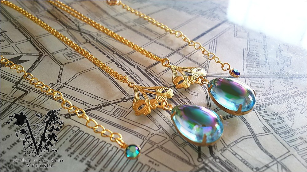 *Vintage AuroraGlass cabochonネックレス-Aqua-*