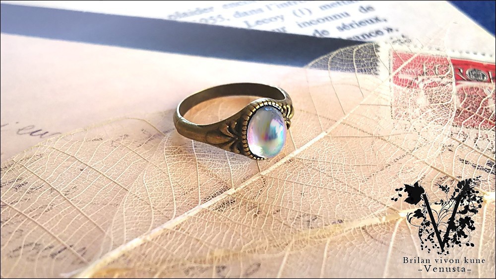*ライトサファイアオーロラのヴィンテージリング*