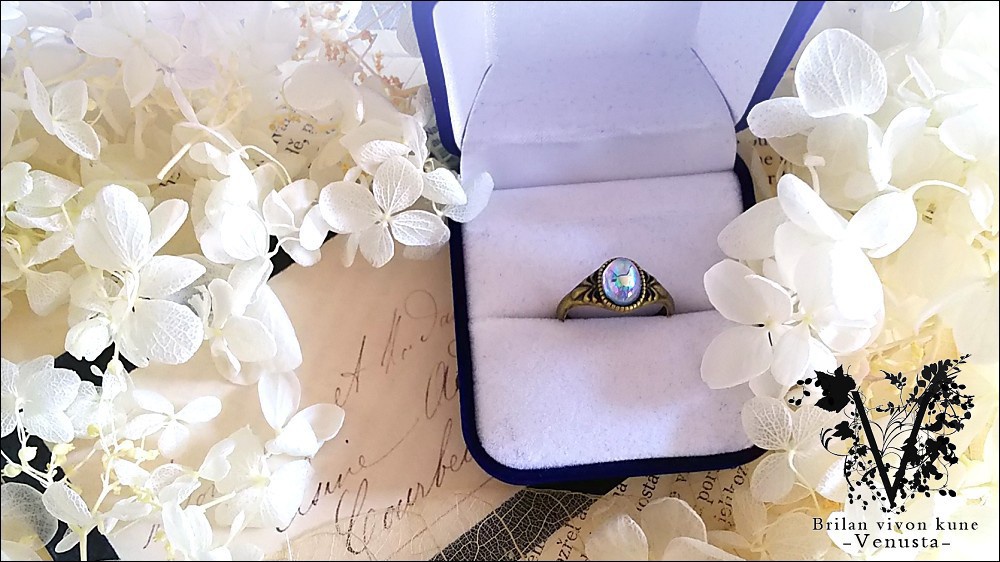 *ライトサファイアオーロラのヴィンテージリング*