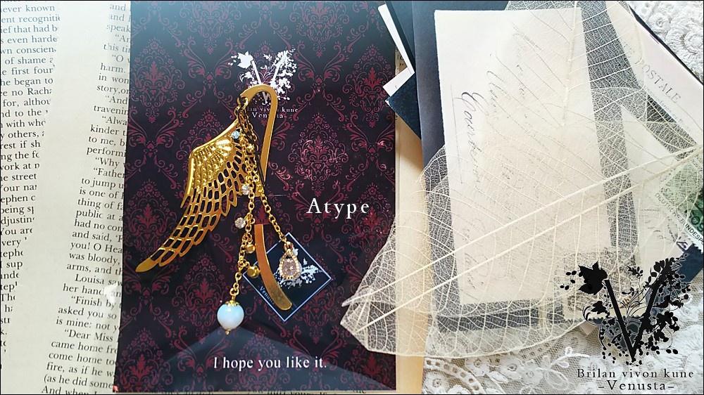 *片翼の華やかブックマーカー*