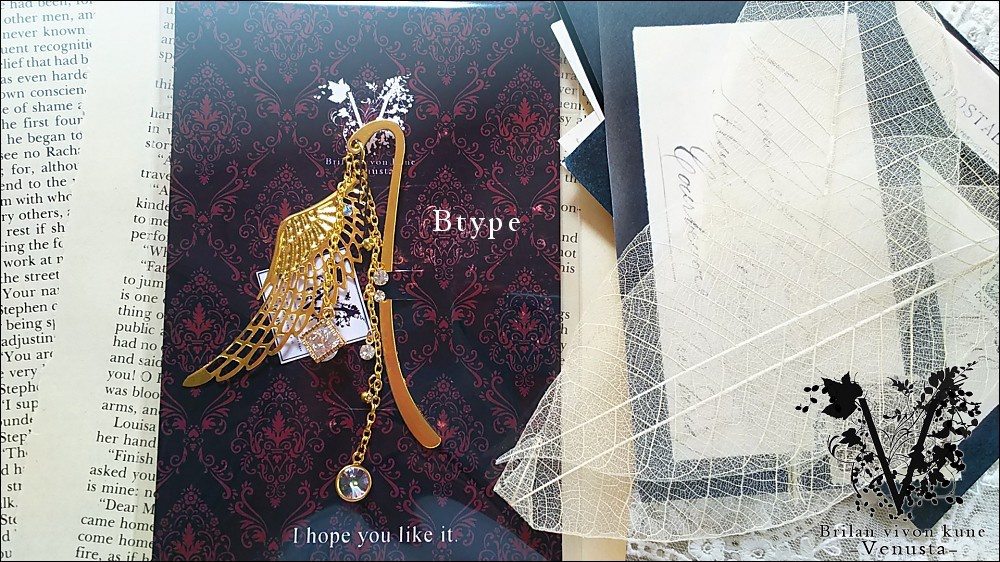 *片翼の華やかブックマーカー*