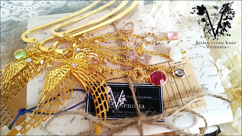 *片翼の華やかブックマーカー*