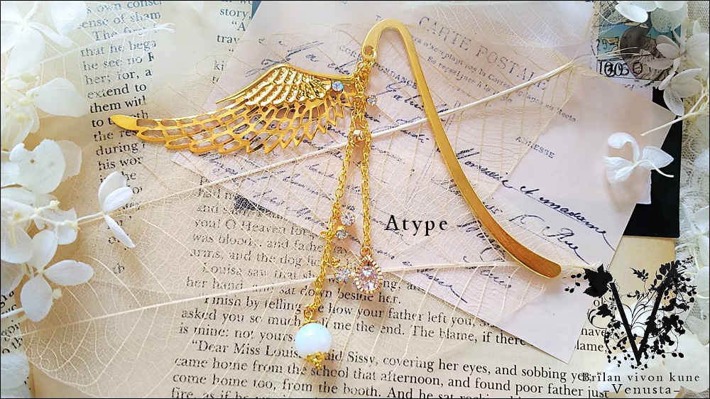 *片翼の華やかブックマーカー*