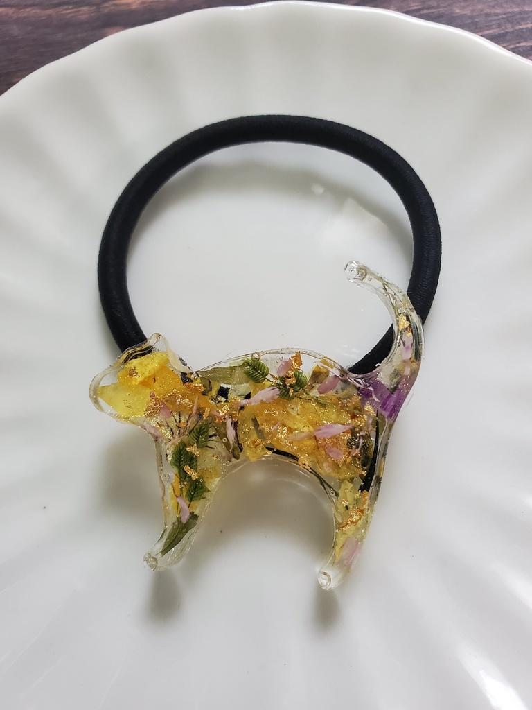 【創作】煌めくパンジーのねこヘアゴム