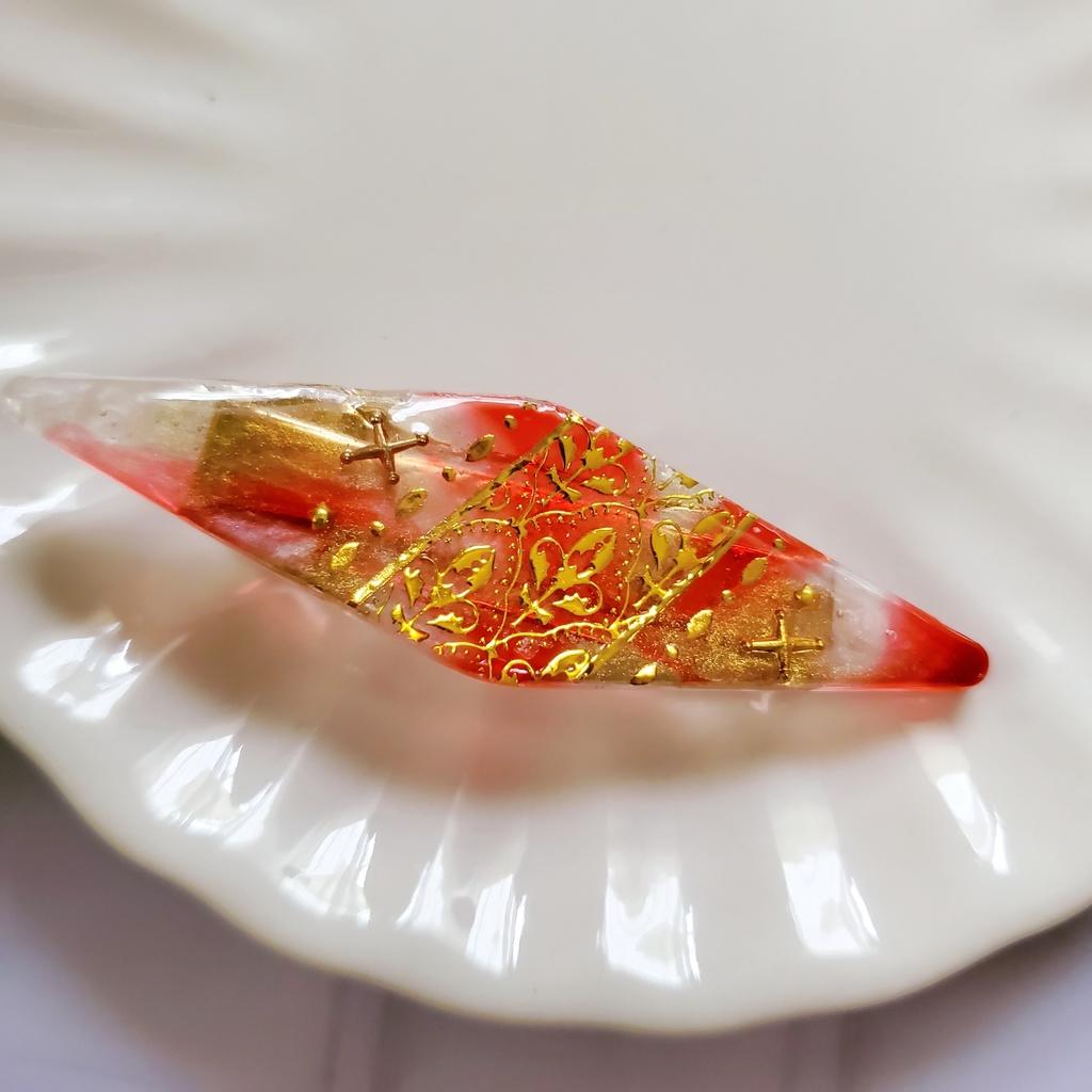 ホワイト✕レッド✕ゴールド ヘアクリップ