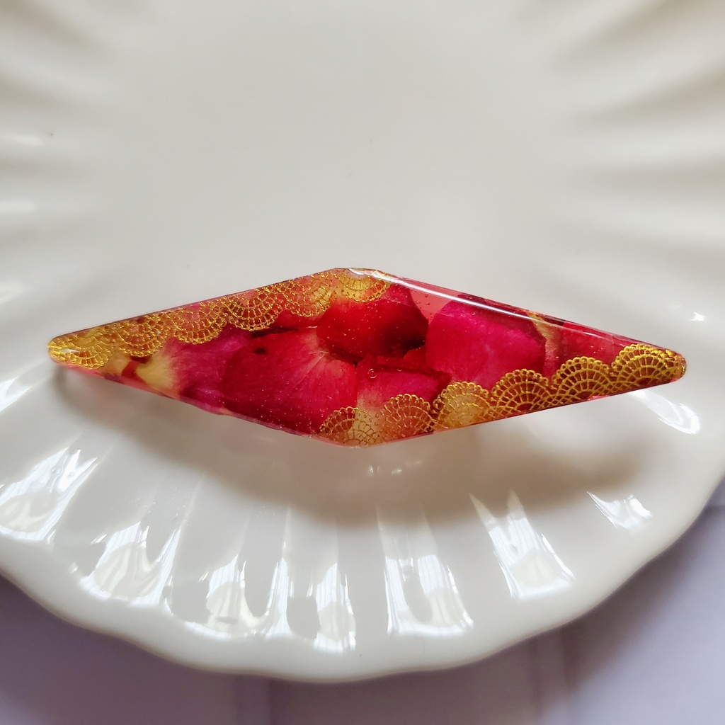 ゴールドレースのヘアクリップ