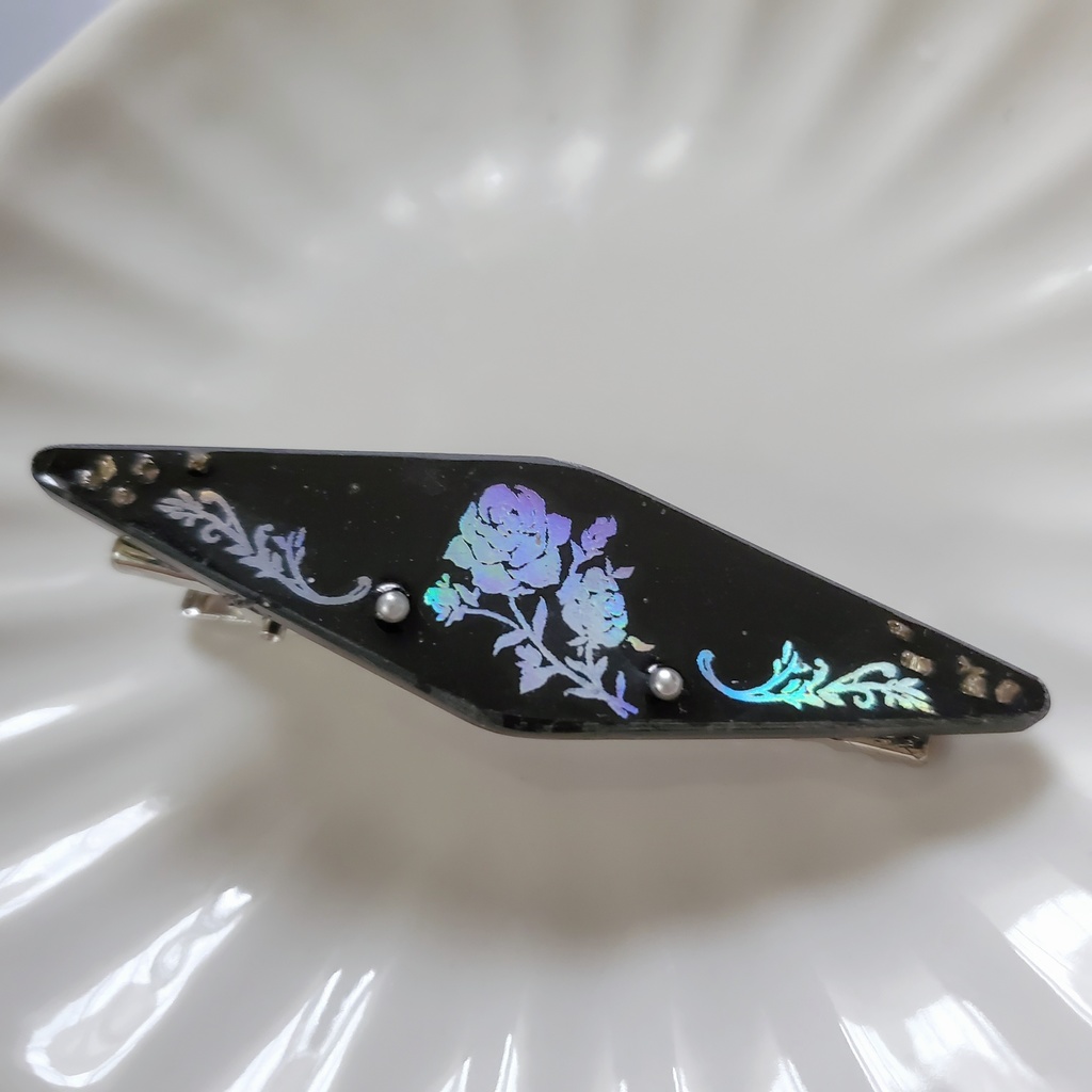 偏光ローズのヘアクリップ