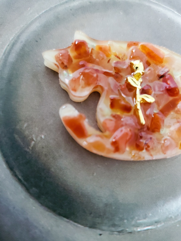 ー まるまるねこちゃんシリーズ ー カーネリアンのゼリー寄せ 1輪のバラ添え