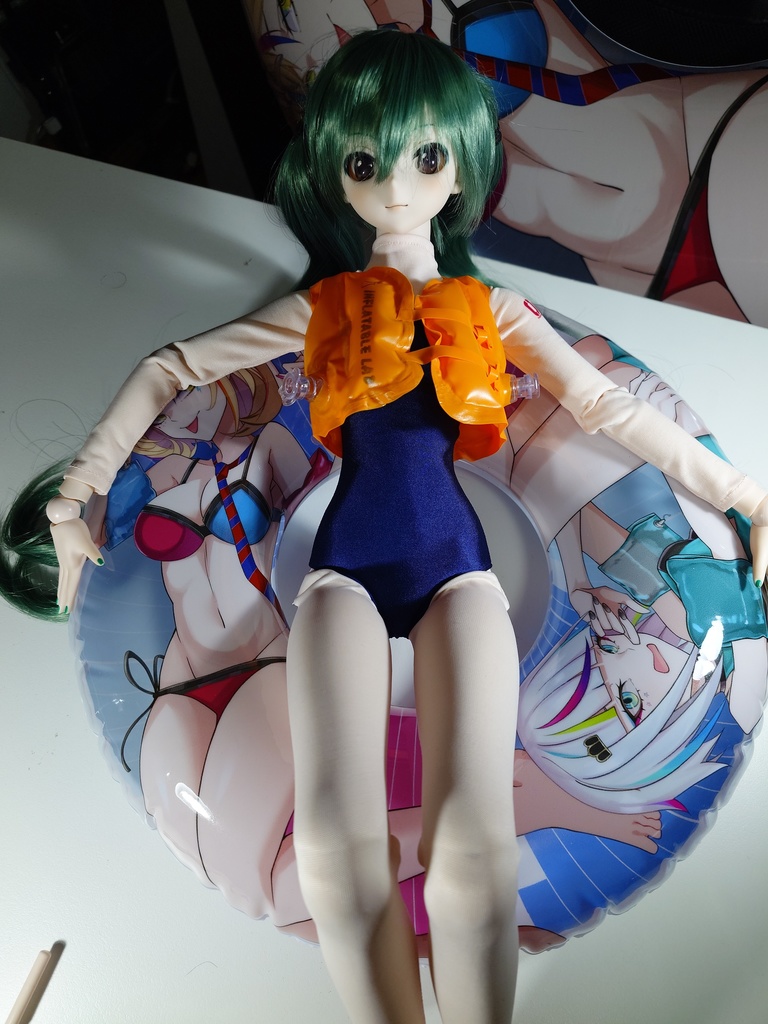 【ドール用】『音ゲーマーの姉妹』1:3スケール ミニチュアデザイン浮き輪 / 1:3 Scale Replica Swimming Ring «Rhythm Gamer Sisters»