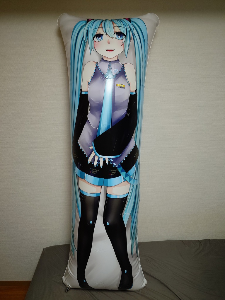 初音ミクふわふわコーデエアークッション抱き枕 / Hatsune Miku inflatable dakimakura